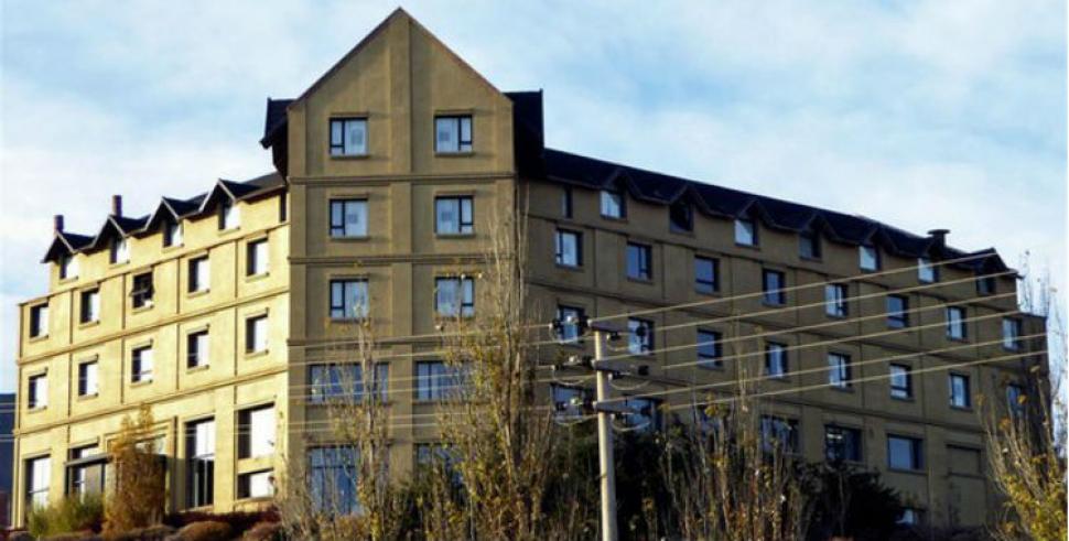 Aerolíneas se muda del hotel de los Kirchner y contrata uno de familiares de funcionarios PRO
