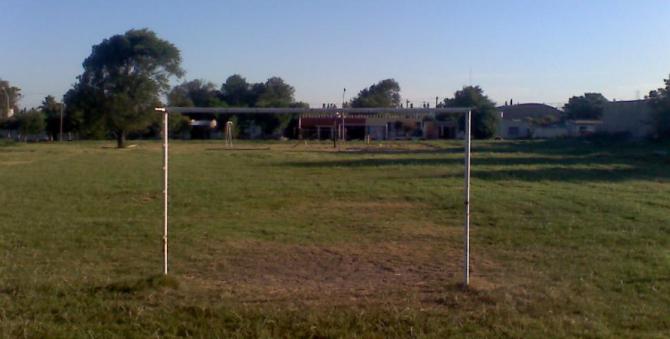 Unos chicos jugaban a la pelota y encontraron el cuerpo de un adolescente