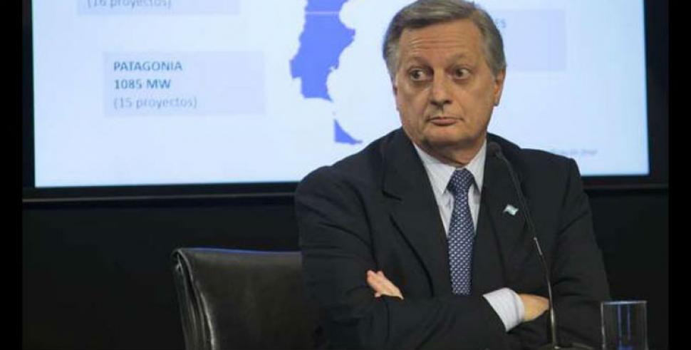 Los consejos de Aranguren para el ahorro de energía desataron burlas y quejas en las redes