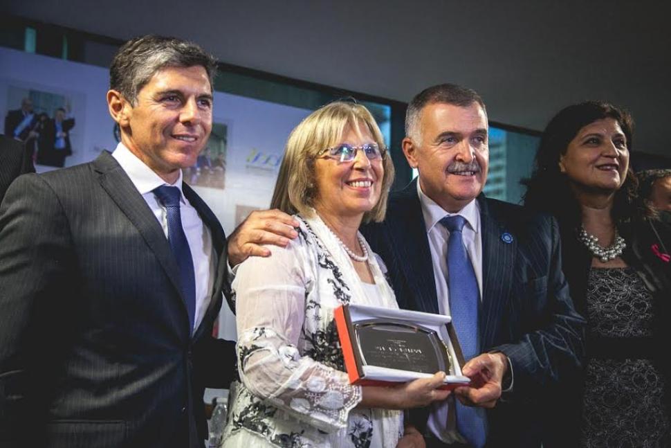 La rectora Alicia Bardón fue distinguida por la Legislatura provincial