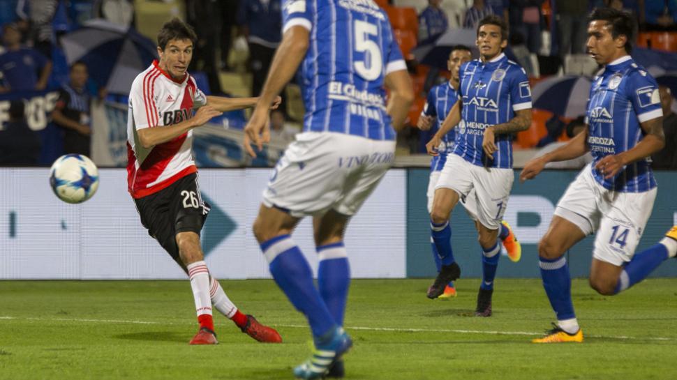 River sigue en racha y derrotó a Godoy Cruz en Mendoza