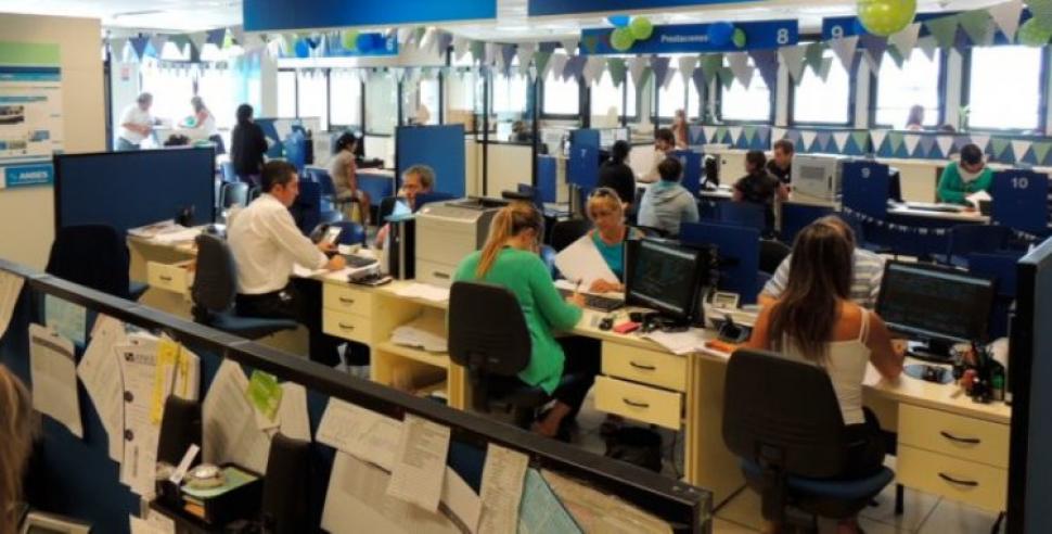 El Gobierno reglamentó el nuevo régimen de asistencias para estatales