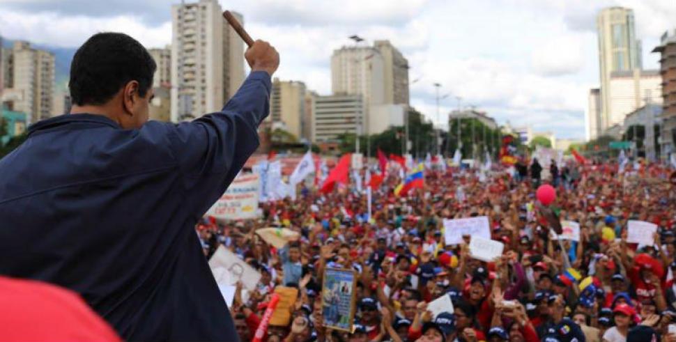 Maduro convocó a una Asamblea Constituyente para reformar la Carta Magna