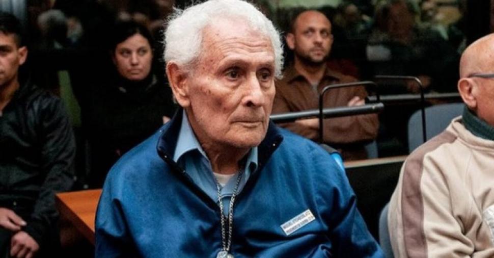 Revocan la prisión domiciliaria al represor Miguel Etchecolatz