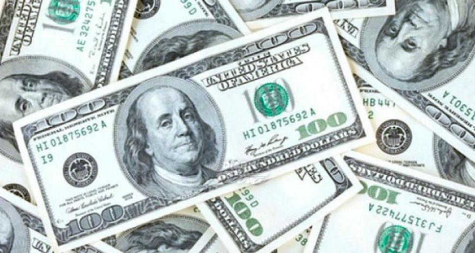 El dólar cayó un 3,3% en la semana y cerró a $ 36,60, pero el efecto no se siente en los precios