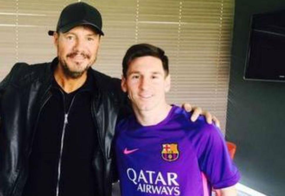 Entre tanta pobreza, sos una de las pocas alegrías que tenemos, le dijo Tinelli a Messi