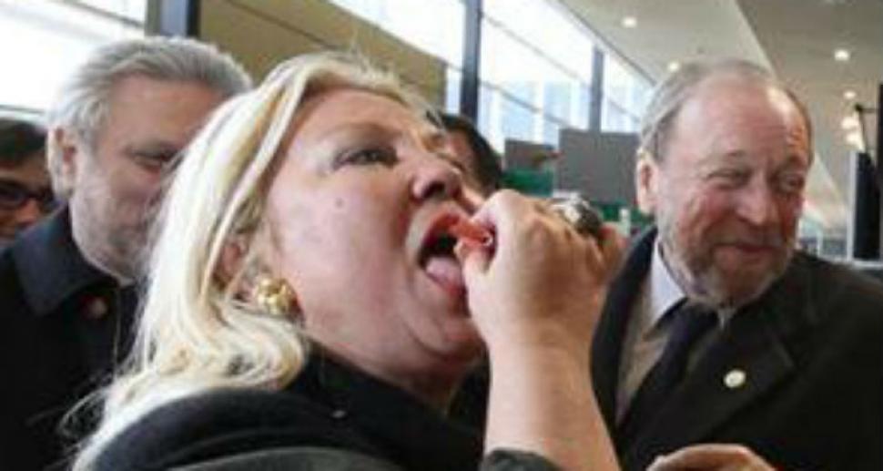 Elisa Carrió: ''Gracias a Dios murió De La Sota''