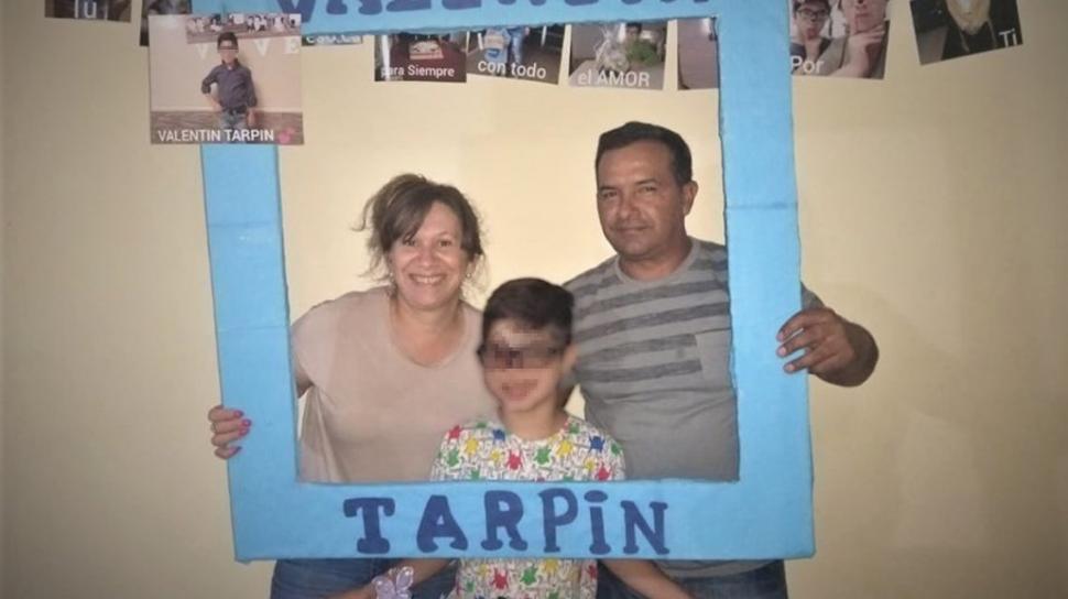 Su padre asesinó a su madre frente a él y ahora la Justicia resolvió su adopción con cambio de apellido