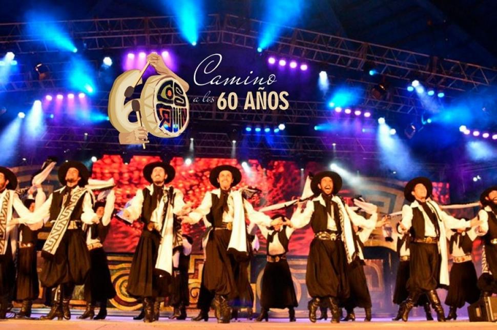 Cosquin tuvo una apertura multitudinaria en la primera luna de los 60 años