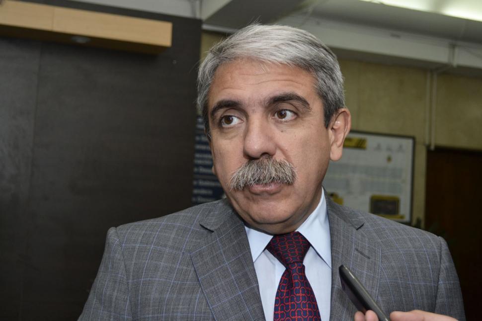Aníbal Fernández atendió a Boggiano y Santoro en Twitter y las redes estallaron: Un pelot... cualquiera