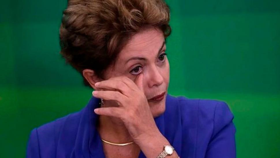 Según Dilma Rousseff, en Brasil hay un muerto por minuto por coronavirus