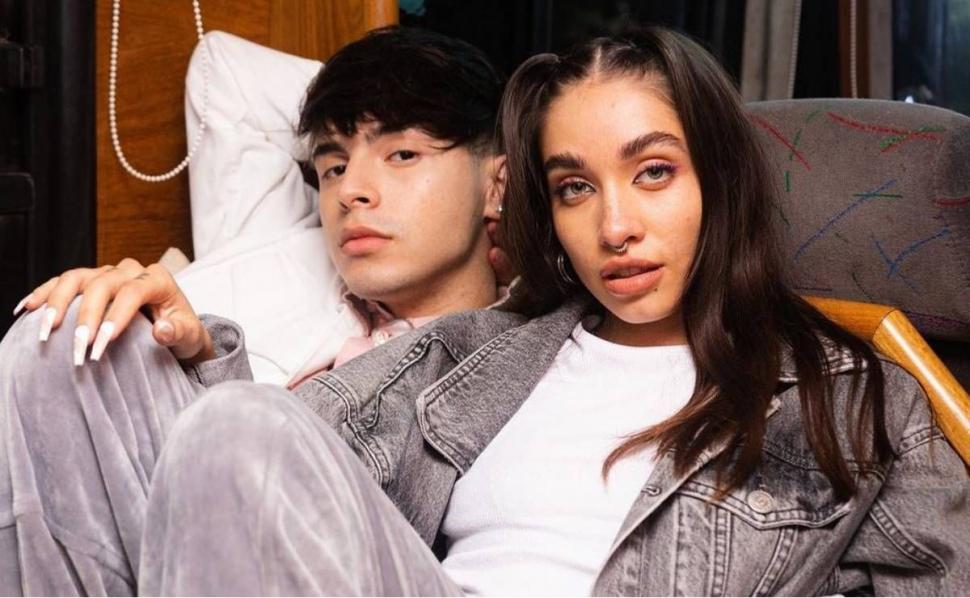 Hubo plagio: María Becerra y Rusherking tuvieron el mismo gesto con sus fans