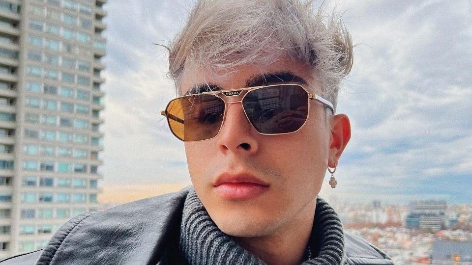 Rusherking posó con un conjunto de la marca italiana Gucci
