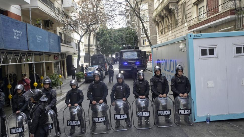 Piden informes al gobierno porteño sobre el operativo policial frente a la casa de la Vicepresidenta