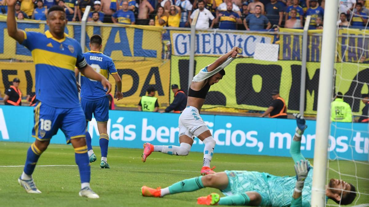 Con un arbitraje bochornoso Racing Club le ganó a un Boca al que le expulsaron 5 jugadores