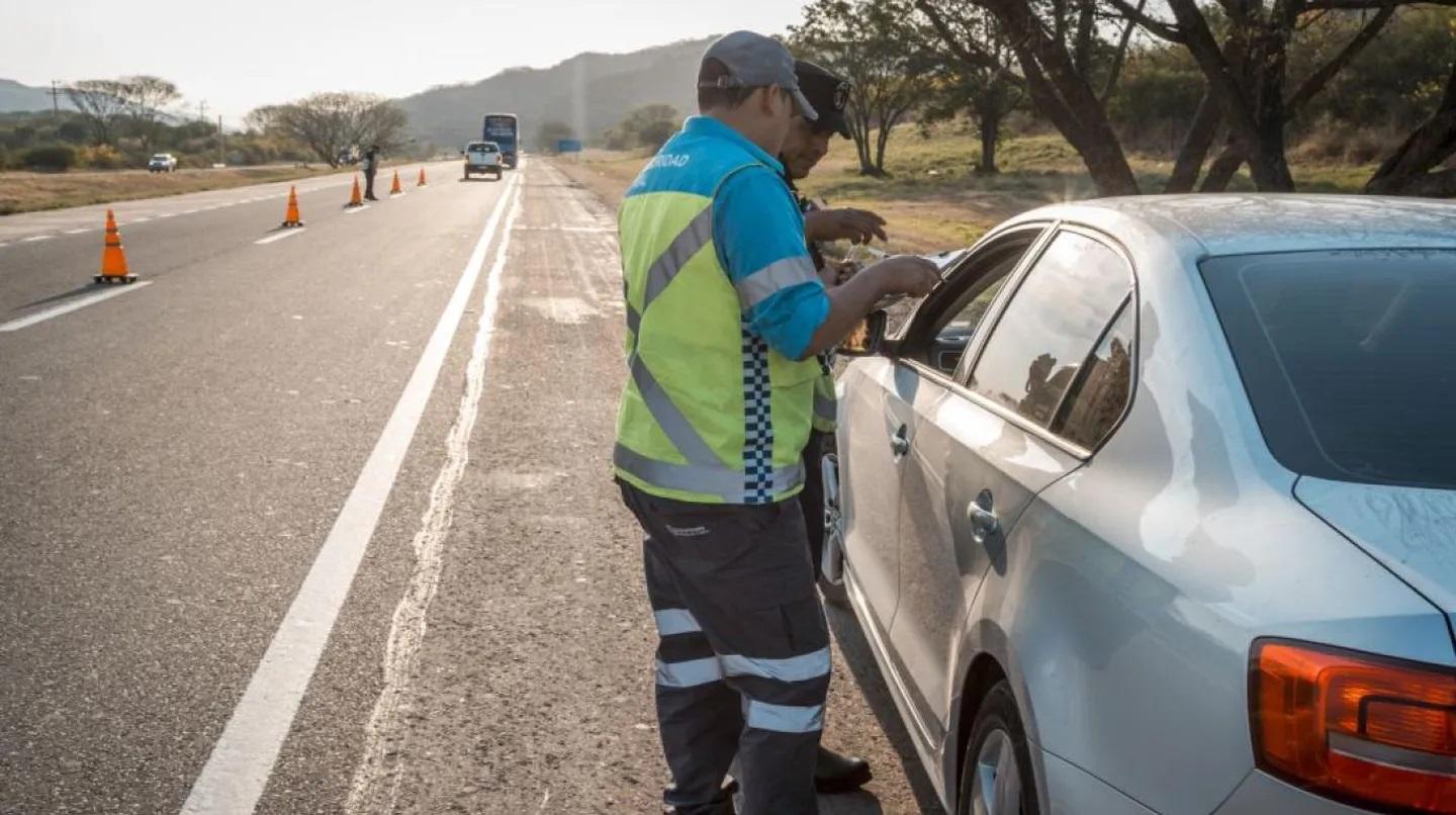 Los papeles que no te pueden faltar si vas a salir a la ruta en el verano 2023