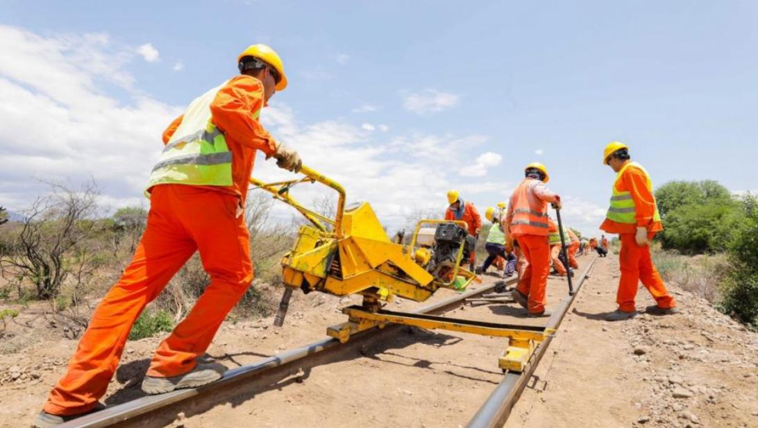 Continúan las obras para restablecer el servicio de trenes en Tucumán