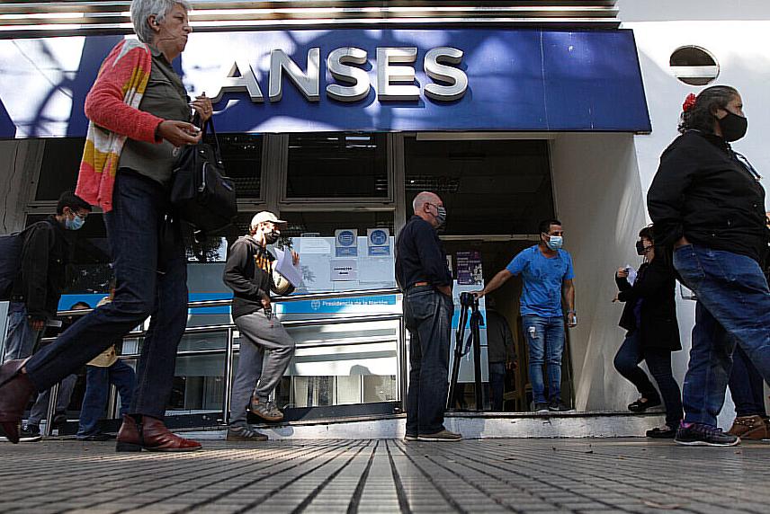 Anses: quiénes cobran este lunes 27 de febrero