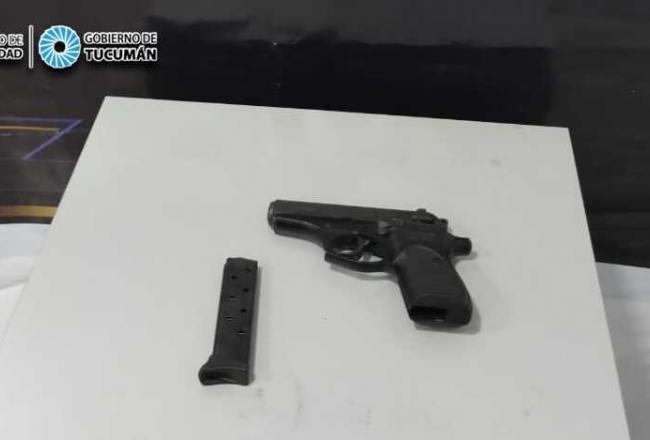Allanaron la casa de un hombre que amenazó con dispararle a su sobrina