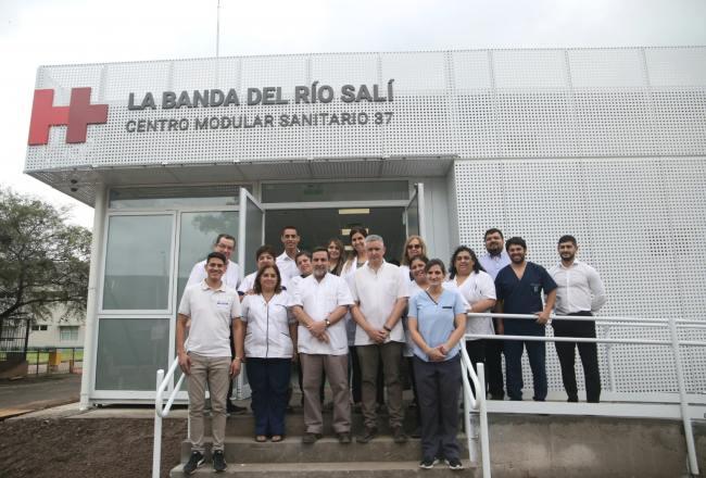 Medina Ruiz supervisó el funcionamiento del hospital modular de la Banda del Río Salí