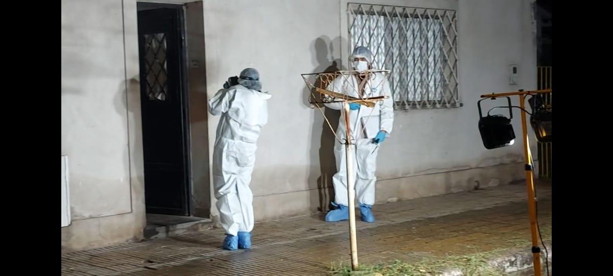 Encontraron el cuerpo sin vida de una mujer en su domicilio de Charcas al 1000