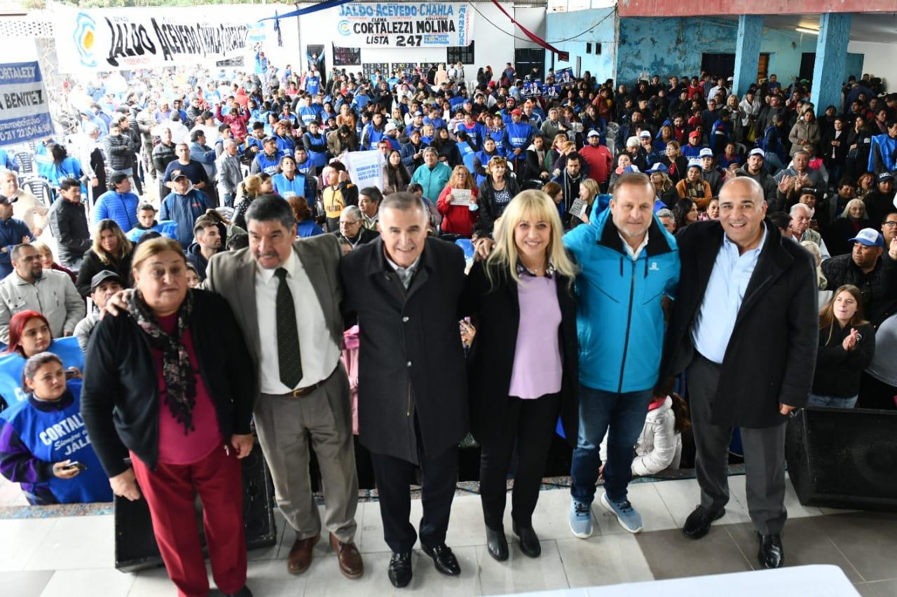 Una multitud de trabajadores dieron su apoyo a la fórmula Jaldo – Acevedo en el Club El Cruce