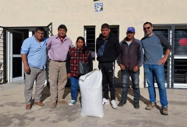 Entrega de insumos del Plan Ganar a productores de Tafí del Valle