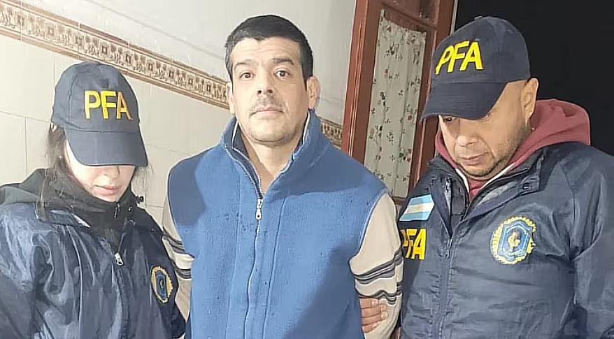 Las autoridades lograron la detención de Maximiliano Espinillo, un pedófilo que se encontraba prófugo en Argentina