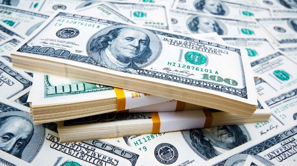 El dólar blue perforó la barrera de los $1000: las razones de la baja y qué puede pasar en los próximos meses