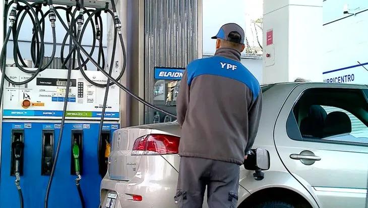 El precio de los combustibles vuelve a subir en todo el país: a partir de qué fecha y de cuánto es el incremento